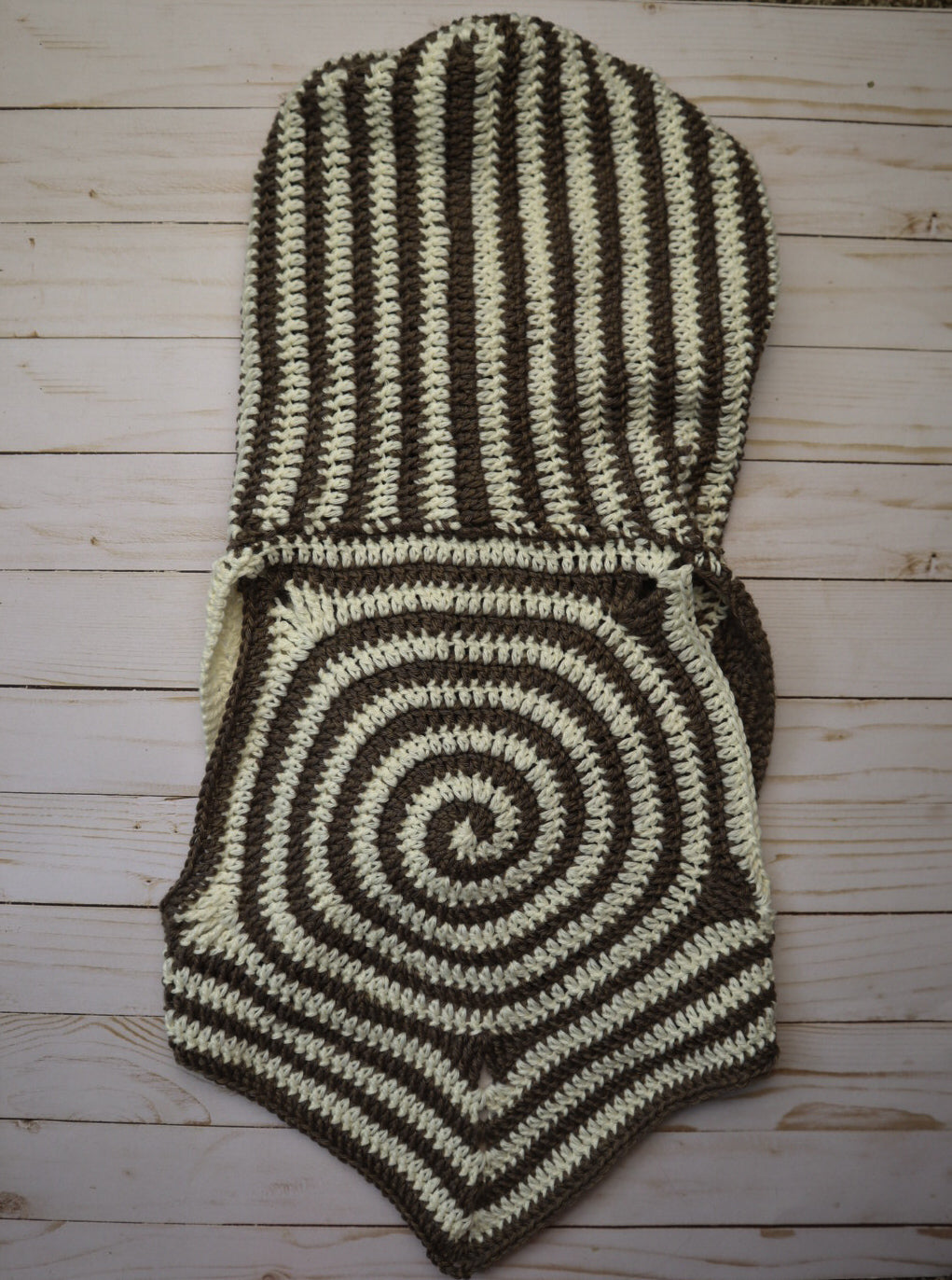 hypnotize hooded vest