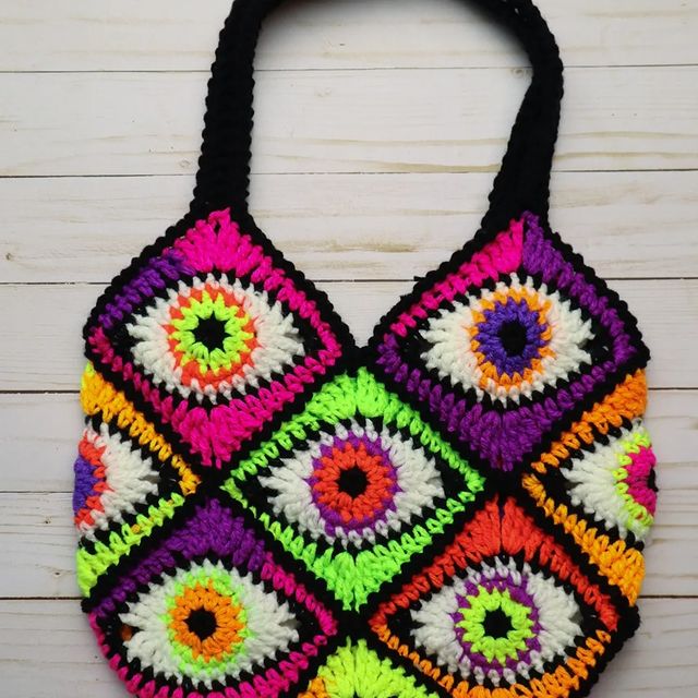 all eyes on me tote
